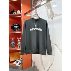 Descente Hoodies